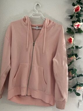 2/20$! Light pink Zip-Up hoodie